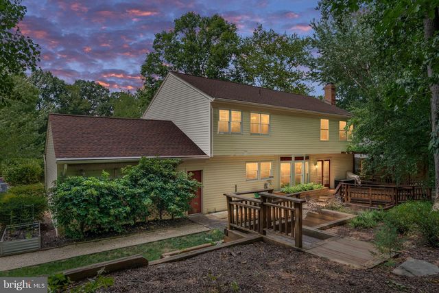 12035 LAKE NEWPORT RD, Reston, VA 20194