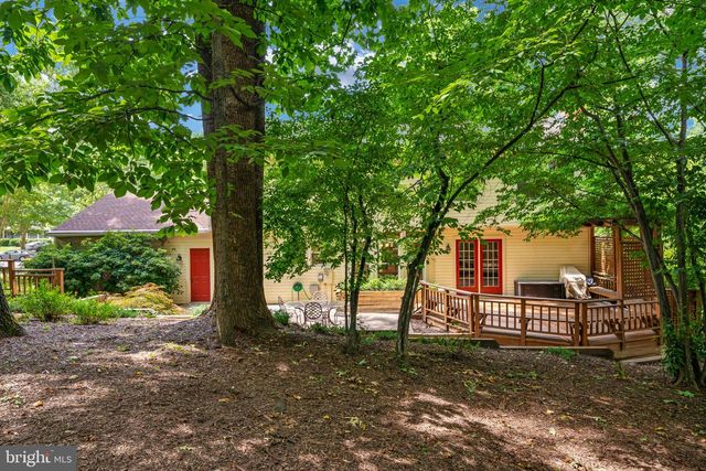 12035 LAKE NEWPORT RD, Reston, VA 20194