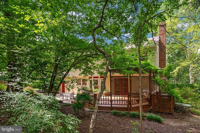 12035 LAKE NEWPORT RD, Reston, VA 20194