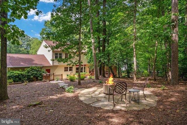 12035 LAKE NEWPORT RD, Reston, VA 20194
