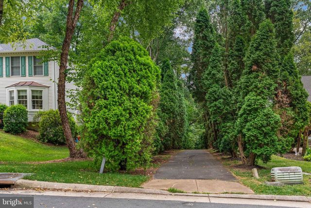 12035 LAKE NEWPORT RD, Reston, VA 20194