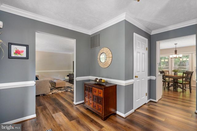 12035 LAKE NEWPORT RD, Reston, VA 20194