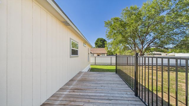 1109 W Waylon Jennings Boulevard, Littlefield, TX 79339