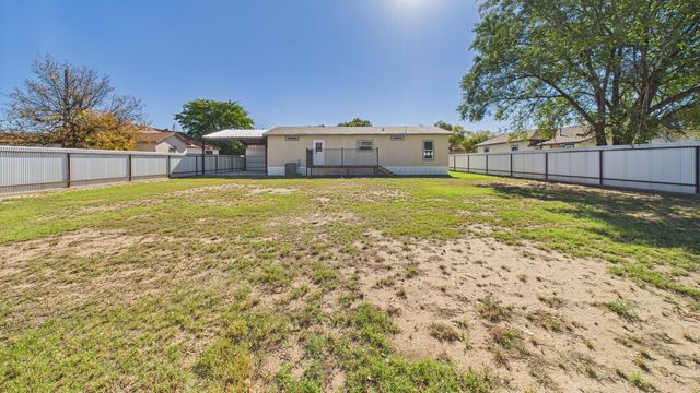 1109 W Waylon Jennings Boulevard, Littlefield, TX 79339