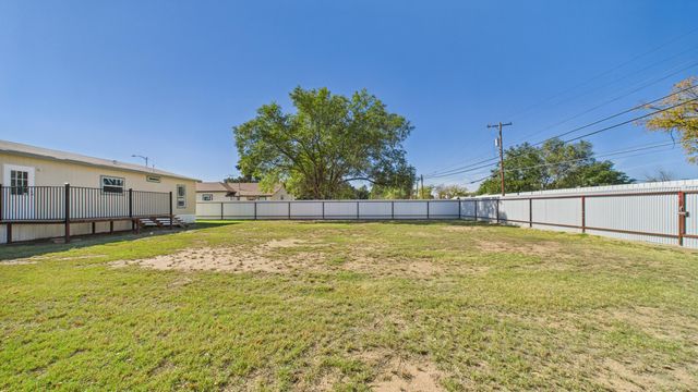 1109 W Waylon Jennings Boulevard, Littlefield, TX 79339