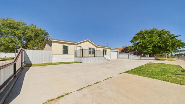 1109 W Waylon Jennings Boulevard, Littlefield, TX 79339