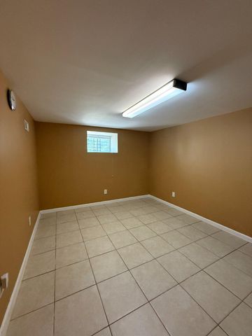 123 WINTERS LN, Baltimore, MD 21228