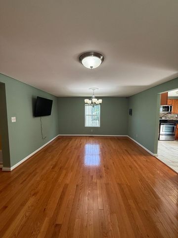 123 WINTERS LN, Baltimore, MD 21228