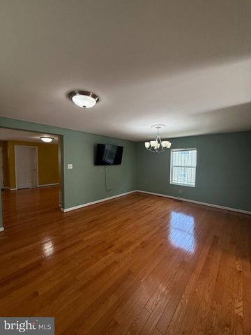 123 WINTERS LN, Baltimore, MD 21228