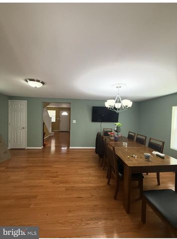 123 WINTERS LN, Baltimore, MD 21228