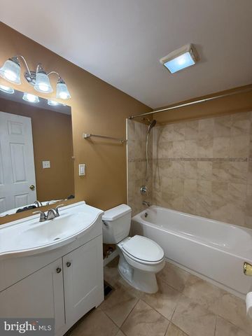 123 WINTERS LN, Baltimore, MD 21228