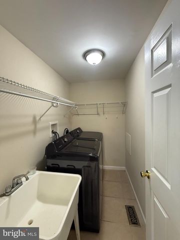 123 WINTERS LN, Baltimore, MD 21228