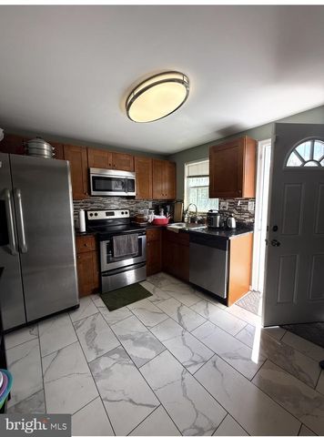 123 WINTERS LN, Baltimore, MD 21228