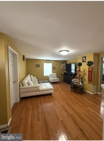 123 WINTERS LN, Baltimore, MD 21228