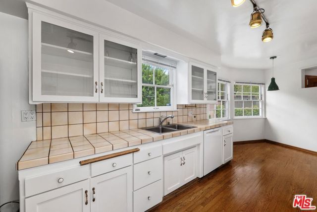 3640 Meadville Drive, Sherman Oaks, CA 91403