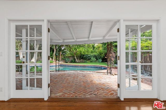 3640 Meadville Drive, Sherman Oaks, CA 91403