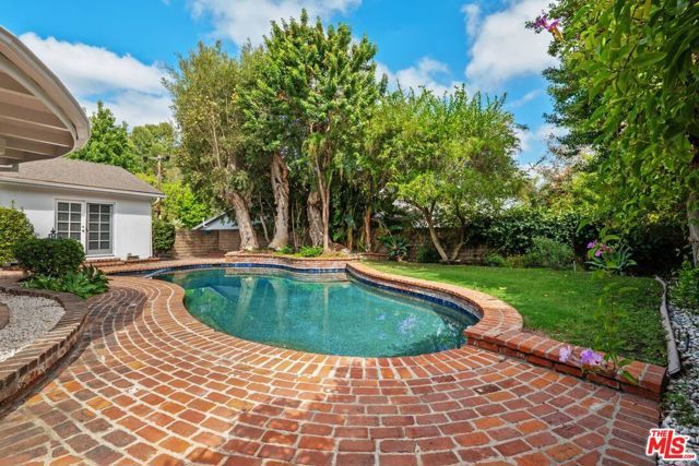 3640 Meadville Drive, Sherman Oaks, CA 91403