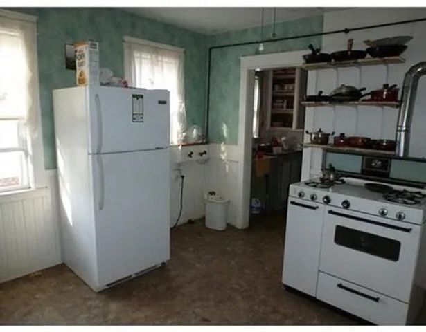 21-23 Clement St, Worcester, MA 01603