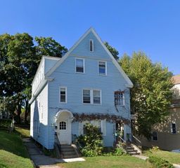 21-23 Clement St, Worcester, MA 01603