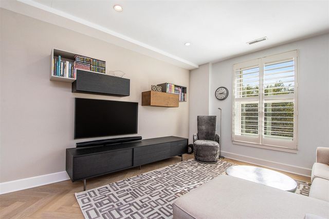 27 Library Street 404, Grand Rapids, MI 49503