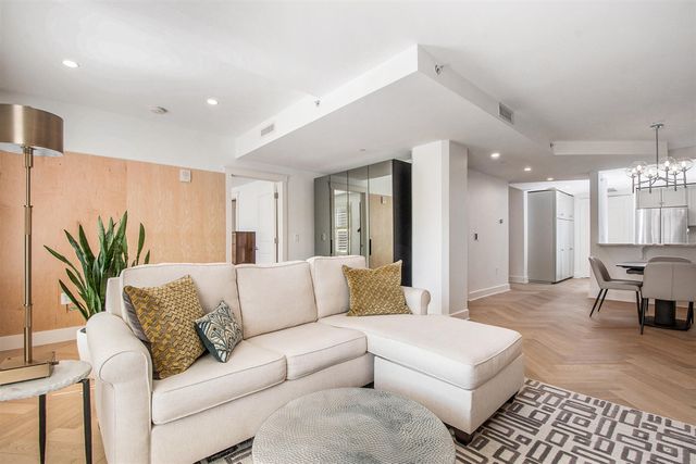 27 Library Street 404, Grand Rapids, MI 49503