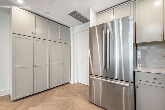 27 Library Street 404, Grand Rapids, MI 49503