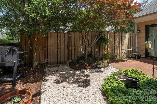 5935 Fitzwilliams Lane, Charlotte, NC 28270