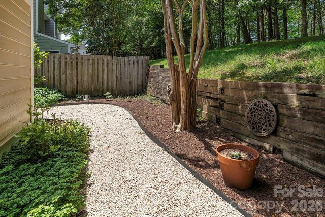 5935 Fitzwilliams Lane, Charlotte, NC 28270