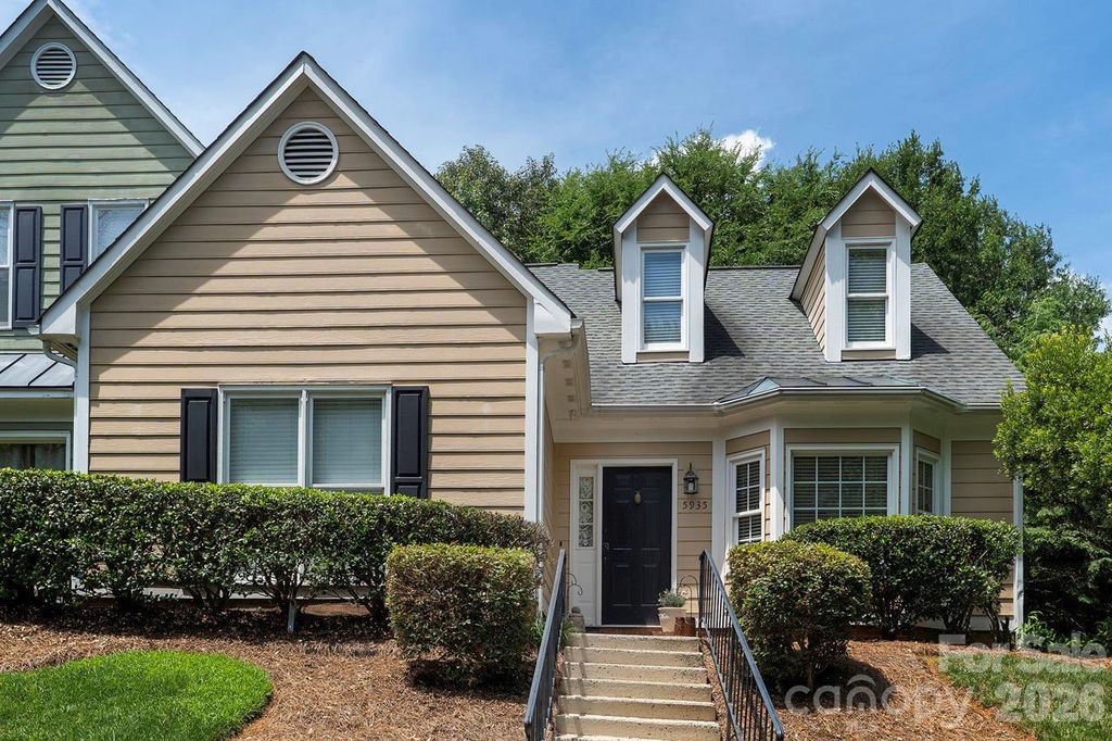 5935 Fitzwilliams Lane, Charlotte, NC 28270