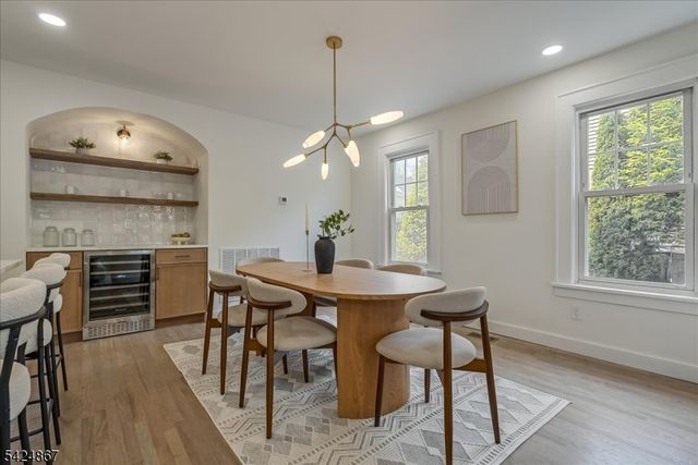 210 Paterson Ave, Hasbrouck Heights Boro, NJ 07604