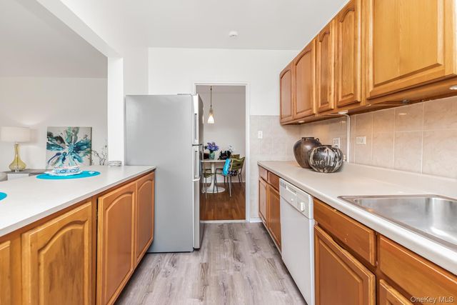 3840 Greystone Avenue 5L, Bronx, NY 10463