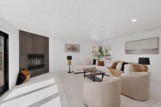 1729 Monte Largo Drive NE, Albuquerque, NM 87112