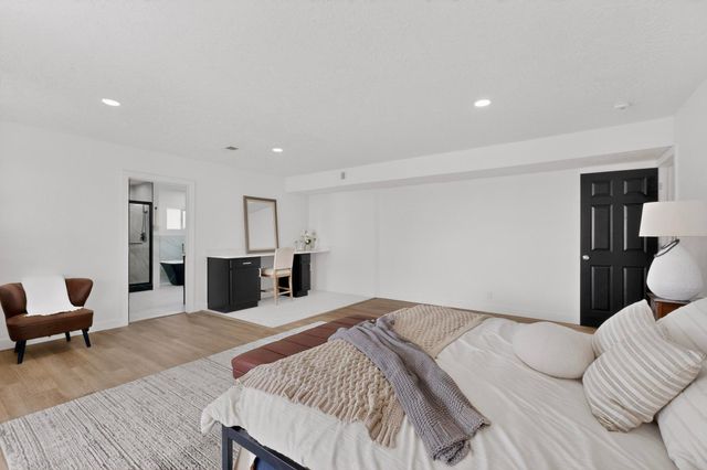 1729 Monte Largo Drive NE, Albuquerque, NM 87112