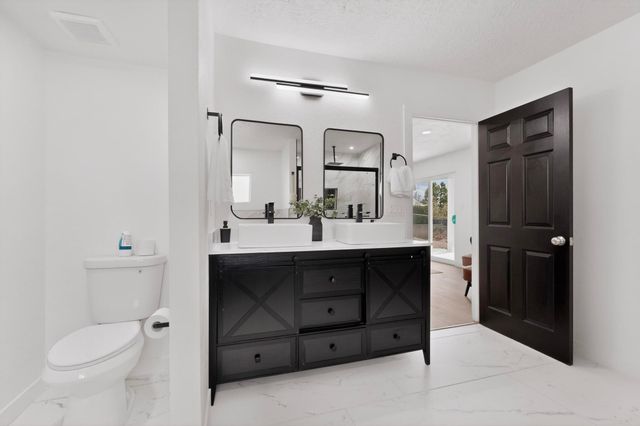 1729 Monte Largo Drive NE, Albuquerque, NM 87112