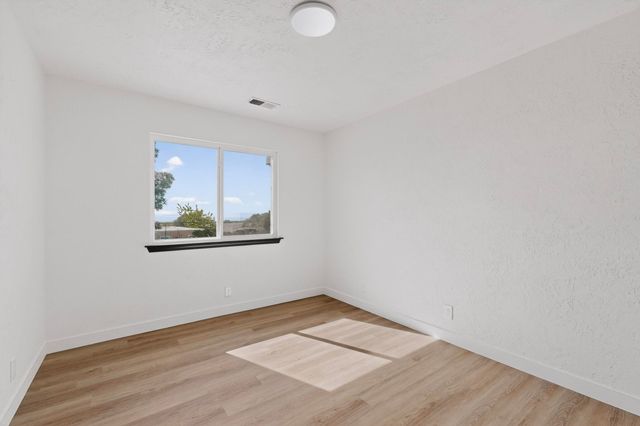 1729 Monte Largo Drive NE, Albuquerque, NM 87112