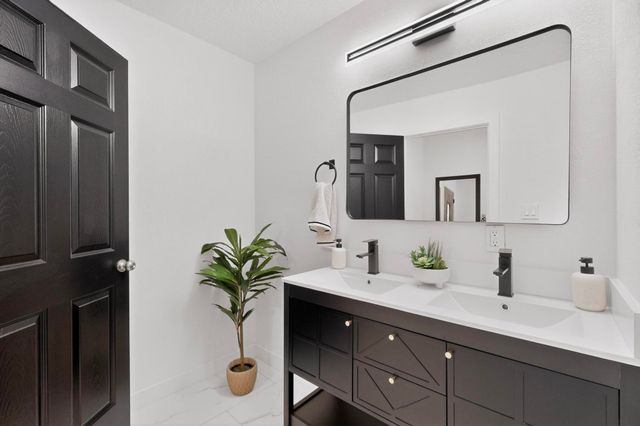 1729 Monte Largo Drive NE, Albuquerque, NM 87112