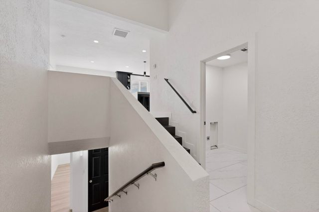 1729 Monte Largo Drive NE, Albuquerque, NM 87112