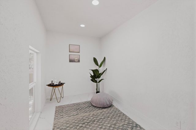 1729 Monte Largo Drive NE, Albuquerque, NM 87112