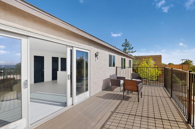 1729 Monte Largo Drive NE, Albuquerque, NM 87112