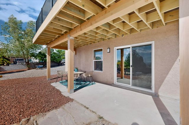 1729 Monte Largo Drive NE, Albuquerque, NM 87112