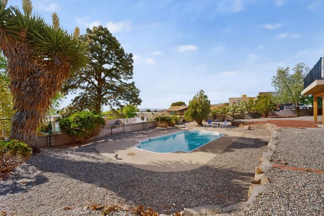 1729 Monte Largo Drive NE, Albuquerque, NM 87112