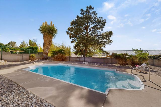 1729 Monte Largo Drive NE, Albuquerque, NM 87112