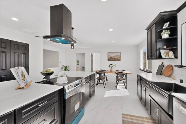 1729 Monte Largo Drive NE, Albuquerque, NM 87112