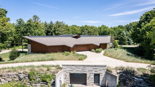 6479 144th Avenue, Holland, MI 49423