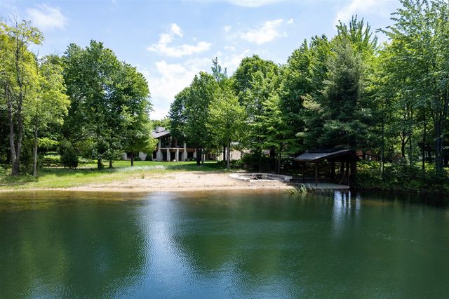 6479 144th Avenue, Holland, MI 49423