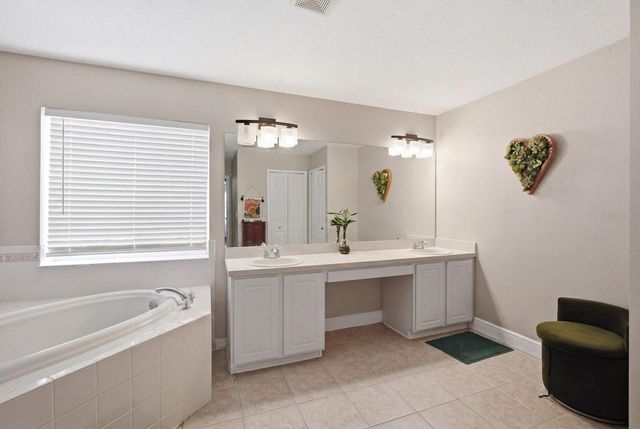 19321 SANDY SPRINGS CIRCLE, Lutz, FL 33558