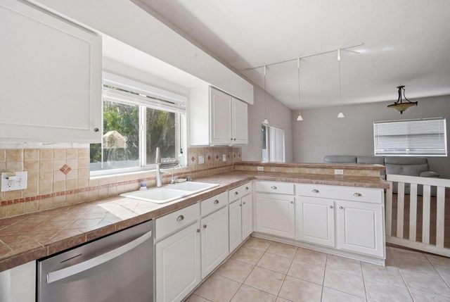 19321 SANDY SPRINGS CIRCLE, Lutz, FL 33558