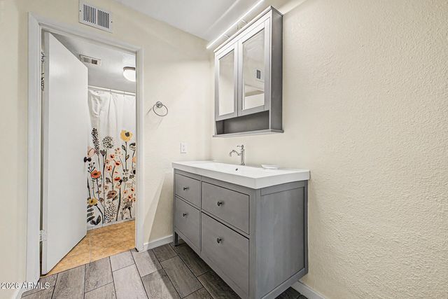 11831 N 29TH Street, Phoenix, AZ 85028