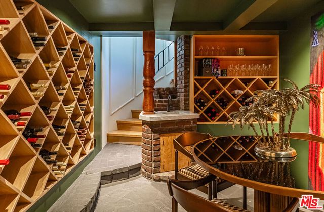 1437 Belfast Drive, Los Angeles, CA 90069