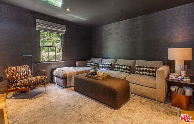 1437 Belfast Drive, Los Angeles, CA 90069